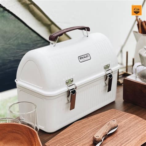 stanley classic 10qt lunch box